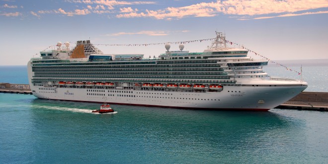 P&O Ventura Sailing At Reduced Power Across the Atlantic